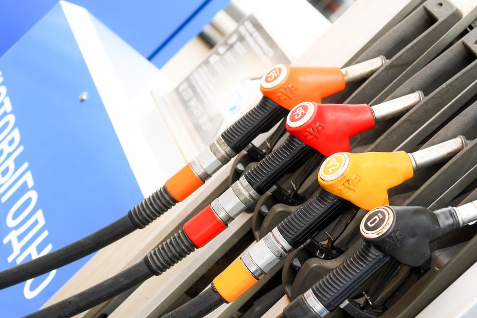 সমস্যা কেবল দামে নয়: রাশিয়ায় জ্বালানি দাম মার্কিন যুক্তরাষ্ট্রের তুলনায় বেশি হয়েছে