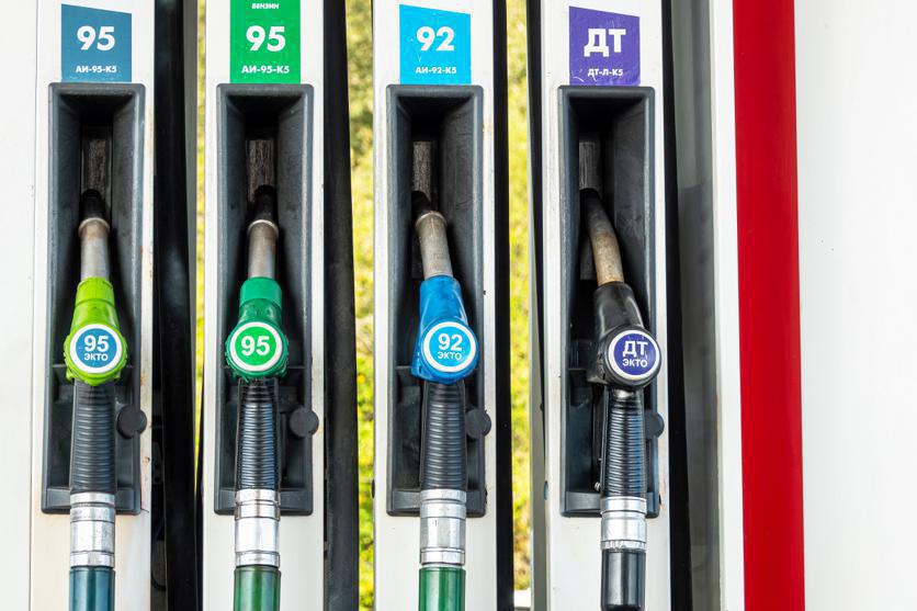 Strikes at Ukrainian Oil Refineries and Surging Demand: Gasoline Prices Rise in Russia