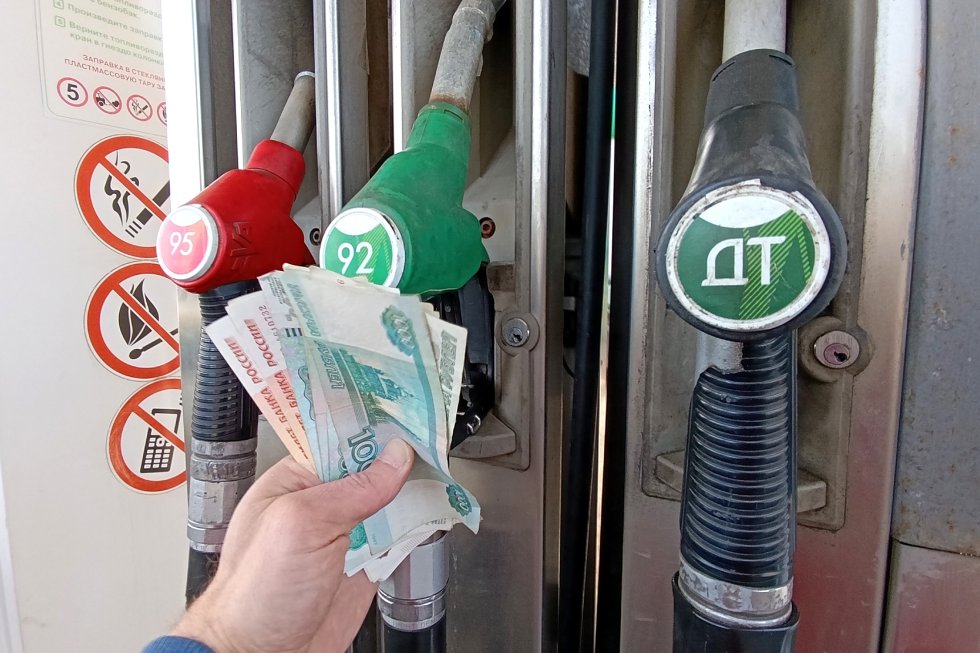 মার্চ মাসের শেষে বাজেটের আয় তেল কর্মীদের অর্থপ্রদানে বেড়ে উঠবে। এটি কি পেট্রোল স্টেশনগুলির দামে প্রভাব ফেলতে পারে?