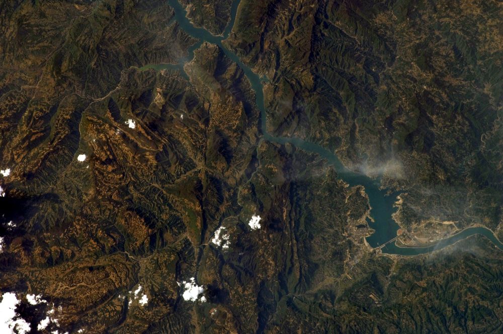 Satellite image of the Three Gorges Dam area in China.jpg